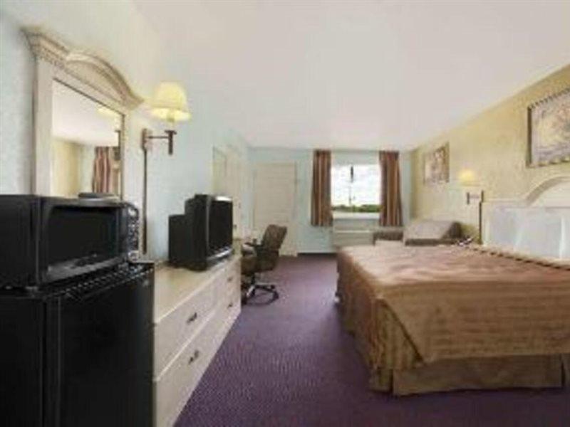 Quality Inn I-10 East Near Frost Bank Center San Antonio Extérieur photo