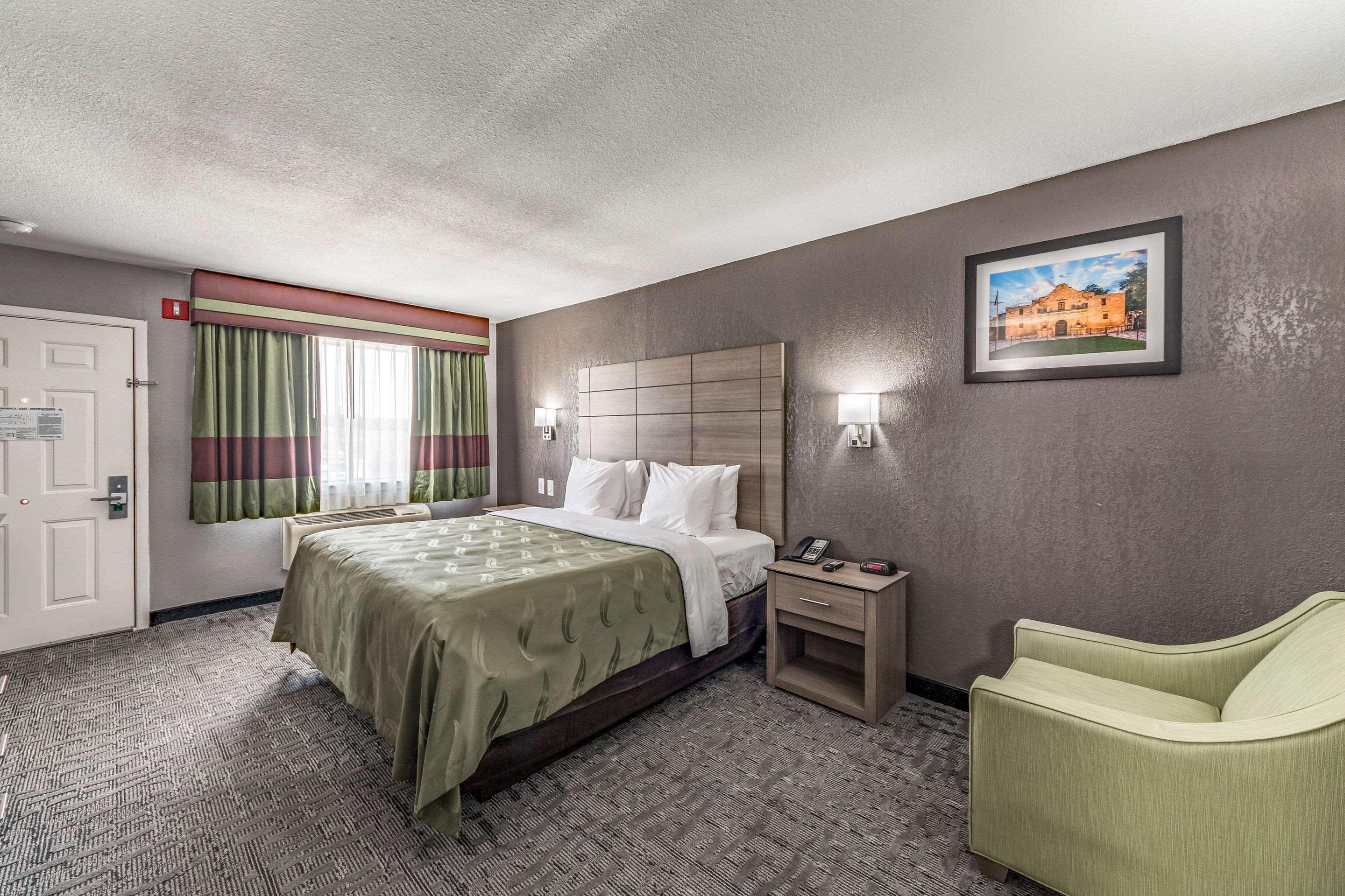 Quality Inn I-10 East Near Frost Bank Center San Antonio Extérieur photo