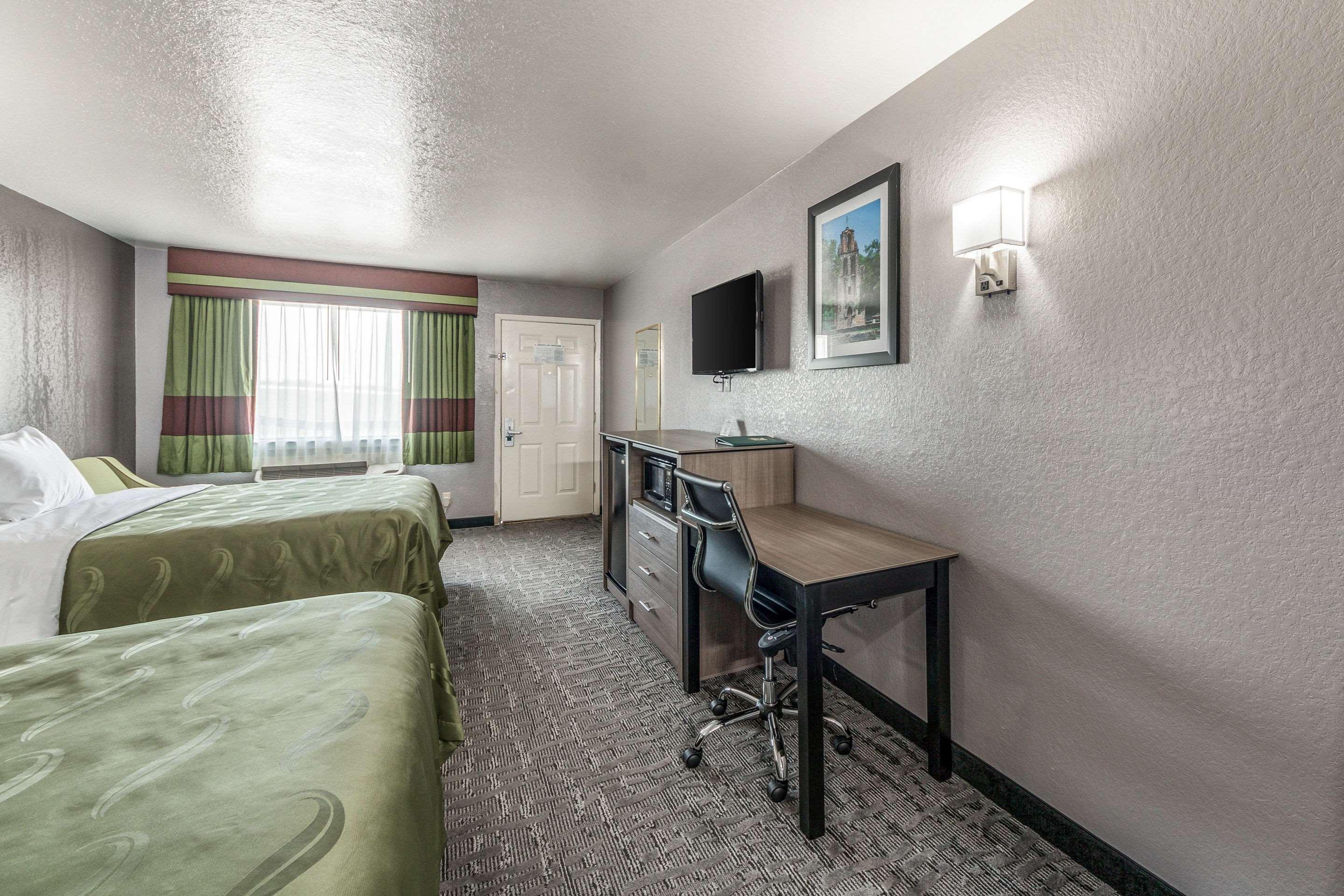 Quality Inn I-10 East Near Frost Bank Center San Antonio Extérieur photo