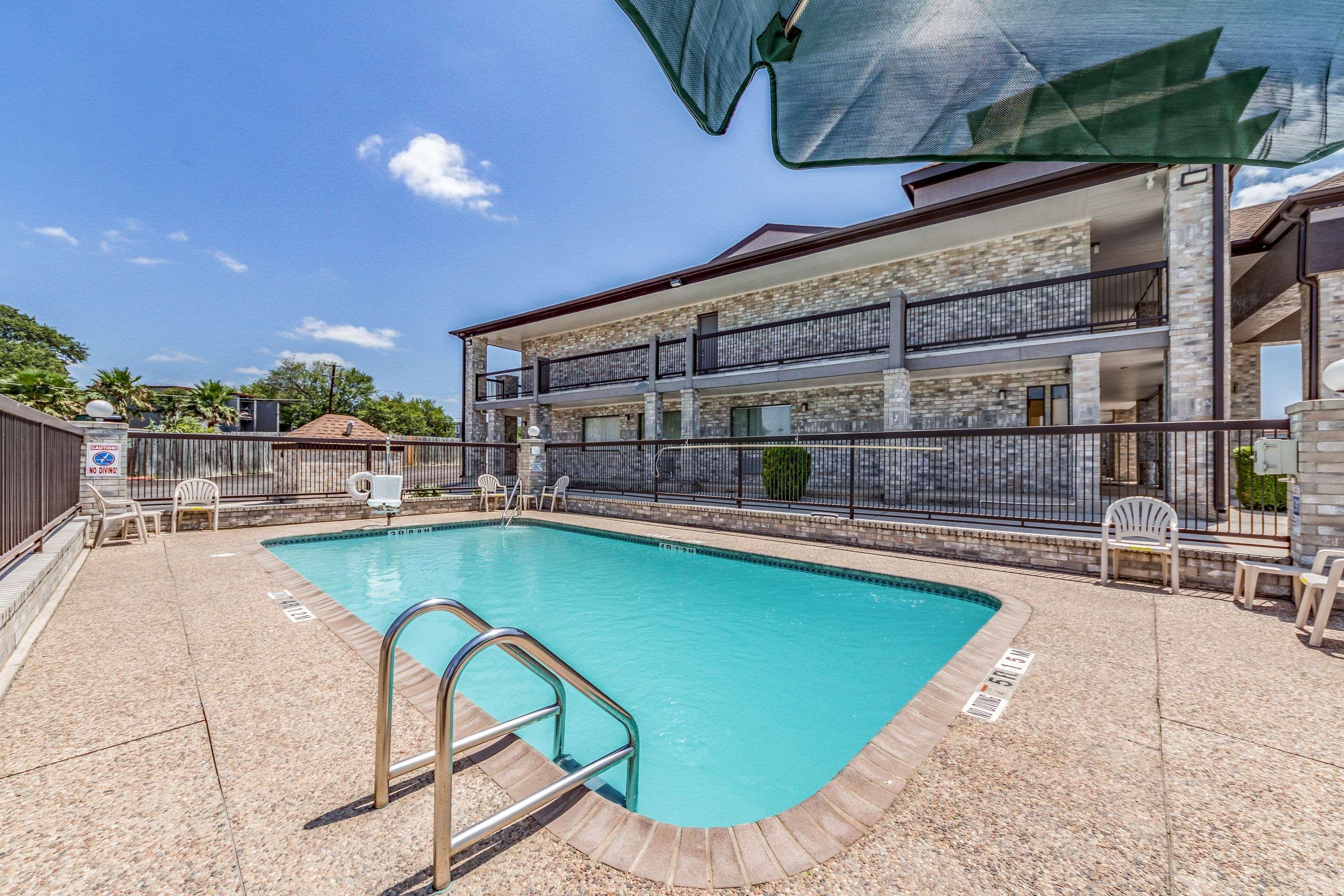 Quality Inn I-10 East Near Frost Bank Center San Antonio Extérieur photo