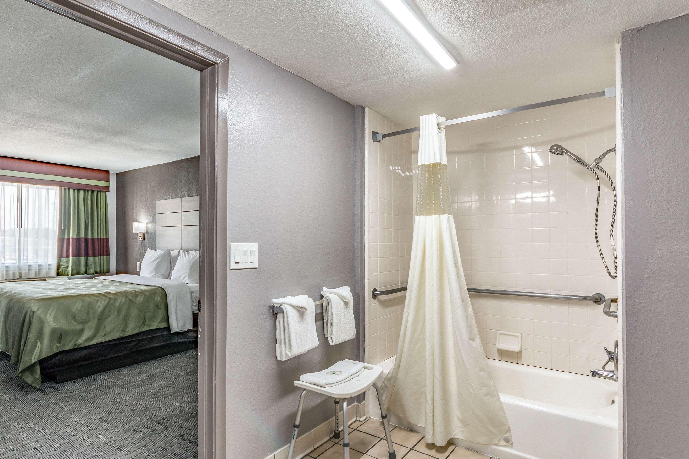 Quality Inn I-10 East Near Frost Bank Center San Antonio Extérieur photo