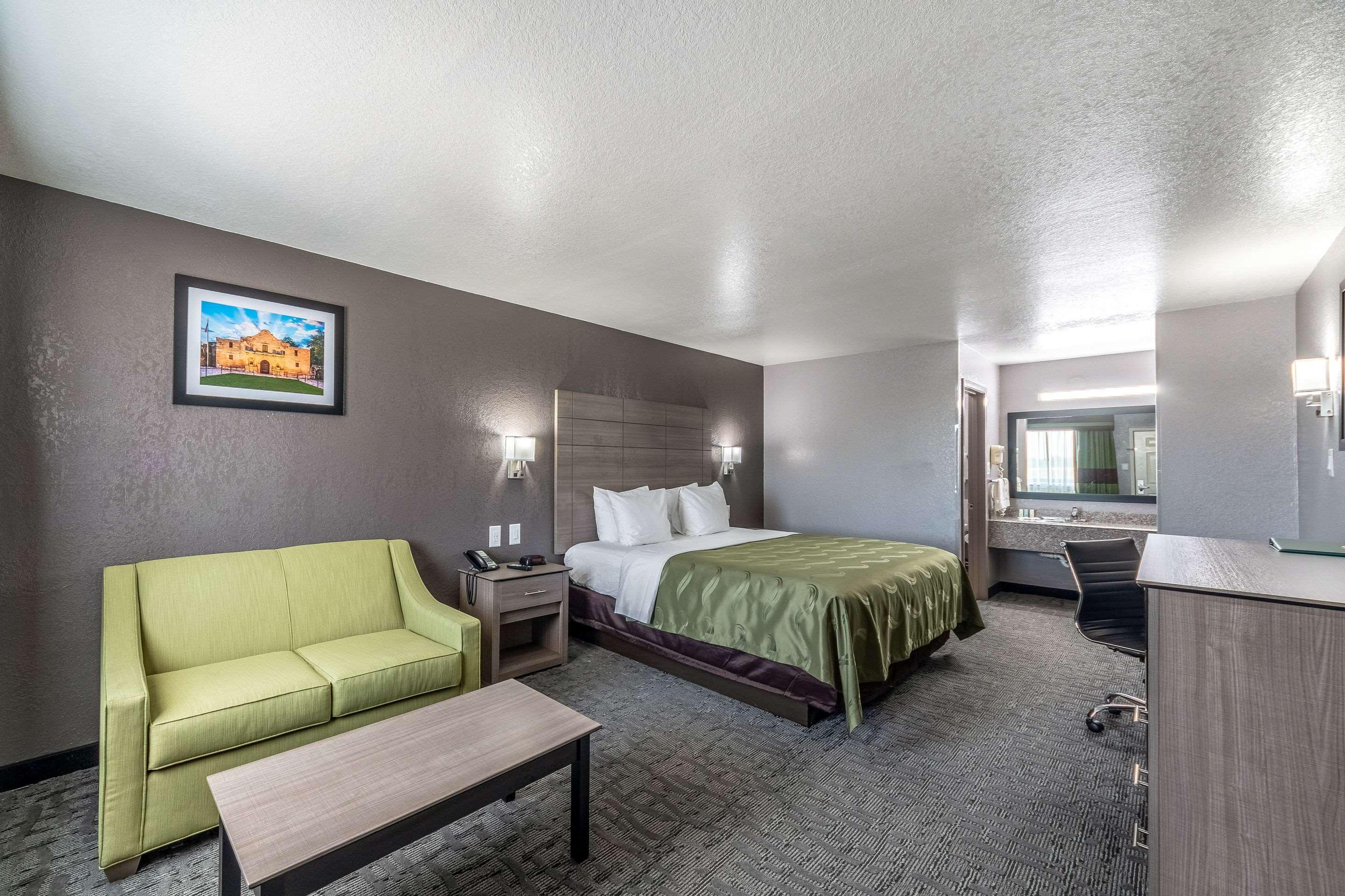 Quality Inn I-10 East Near Frost Bank Center San Antonio Extérieur photo