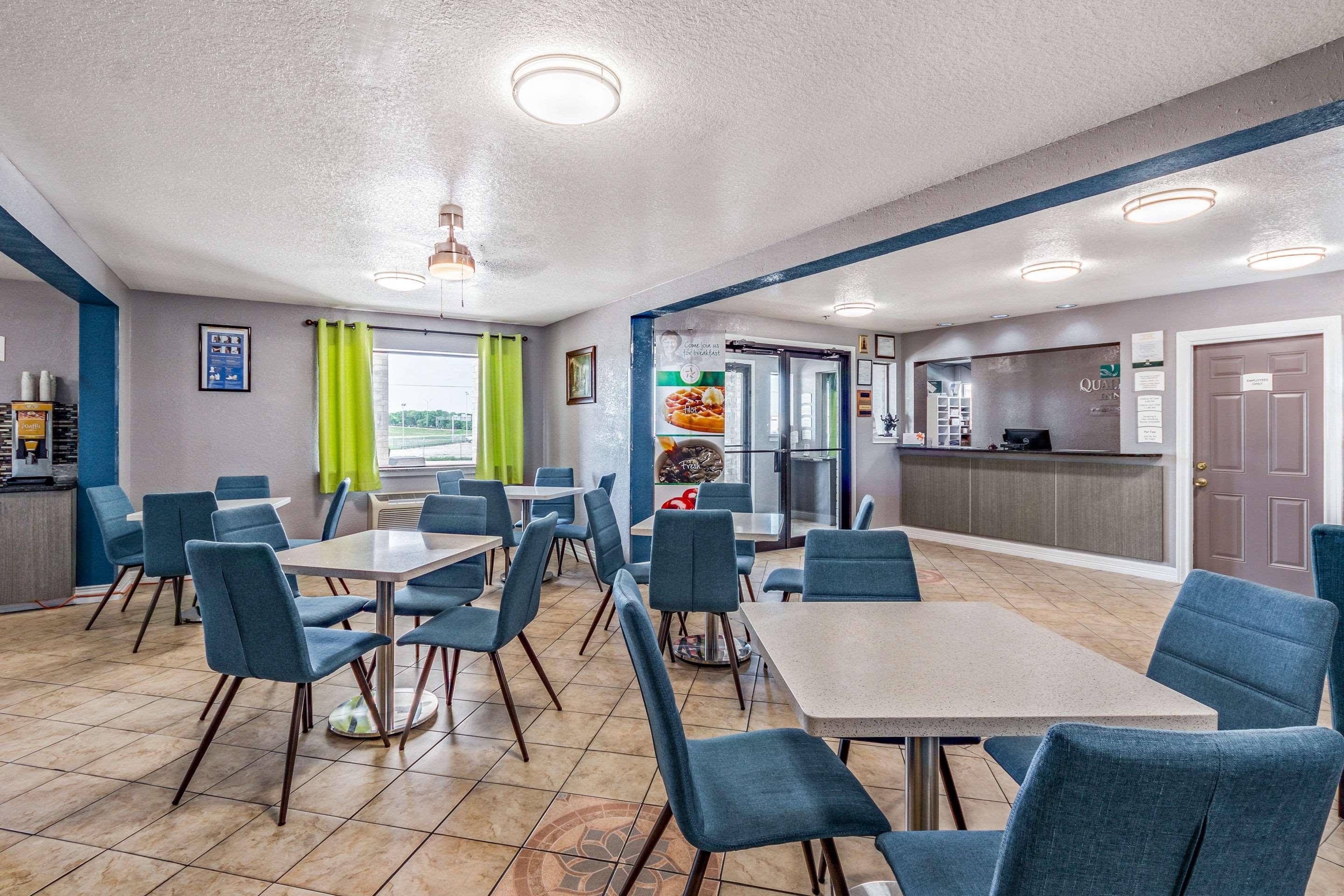 Quality Inn I-10 East Near Frost Bank Center San Antonio Extérieur photo
