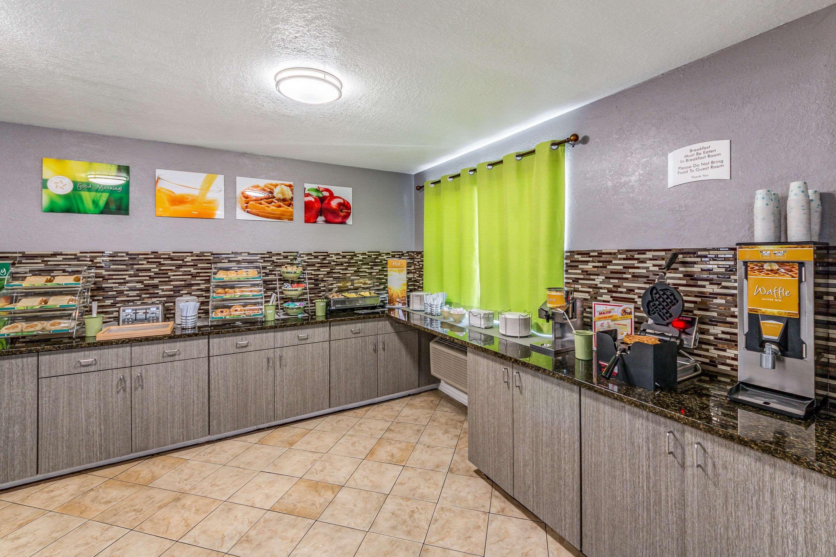 Quality Inn I-10 East Near Frost Bank Center San Antonio Extérieur photo