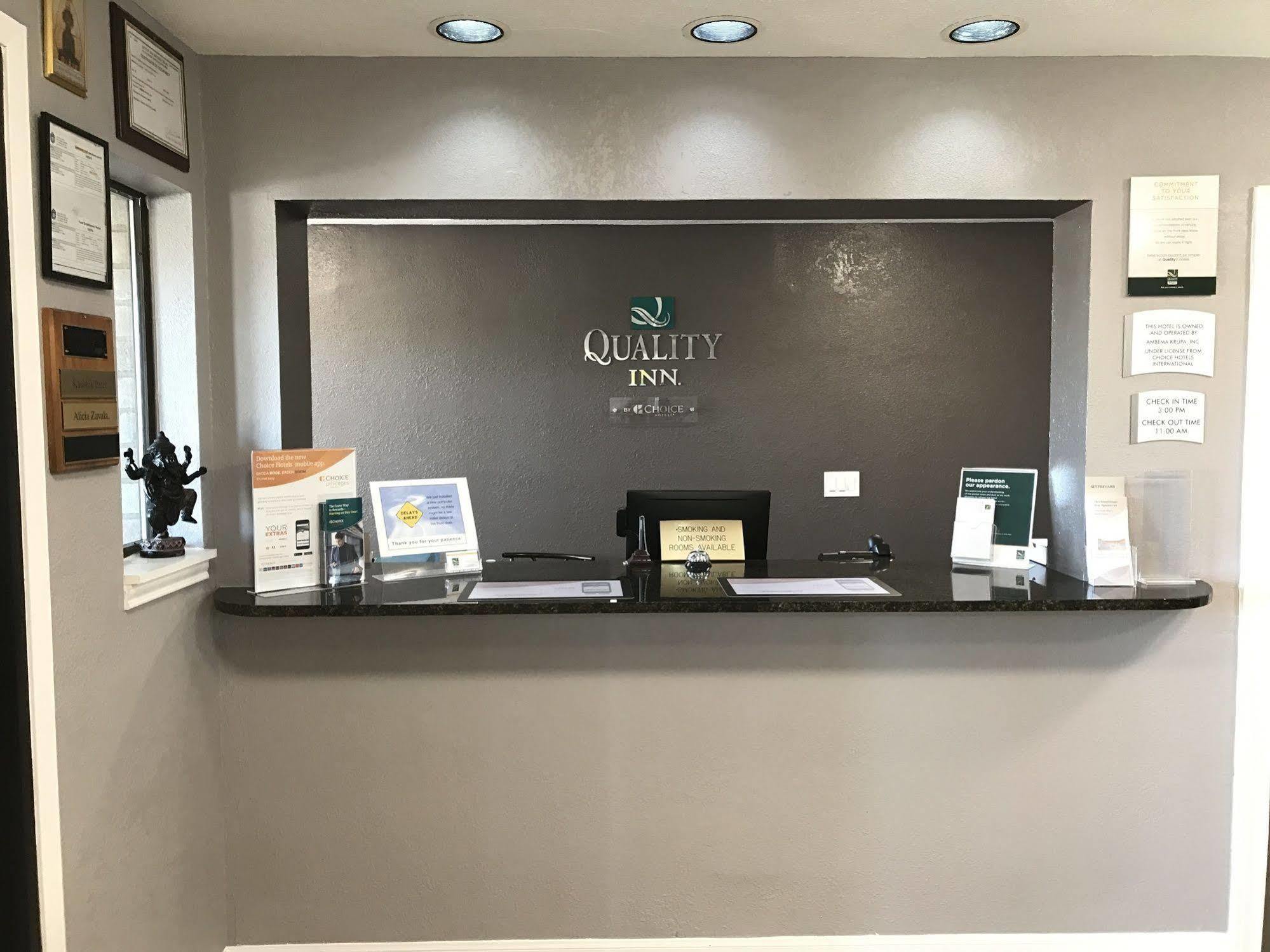 Quality Inn I-10 East Near Frost Bank Center San Antonio Extérieur photo